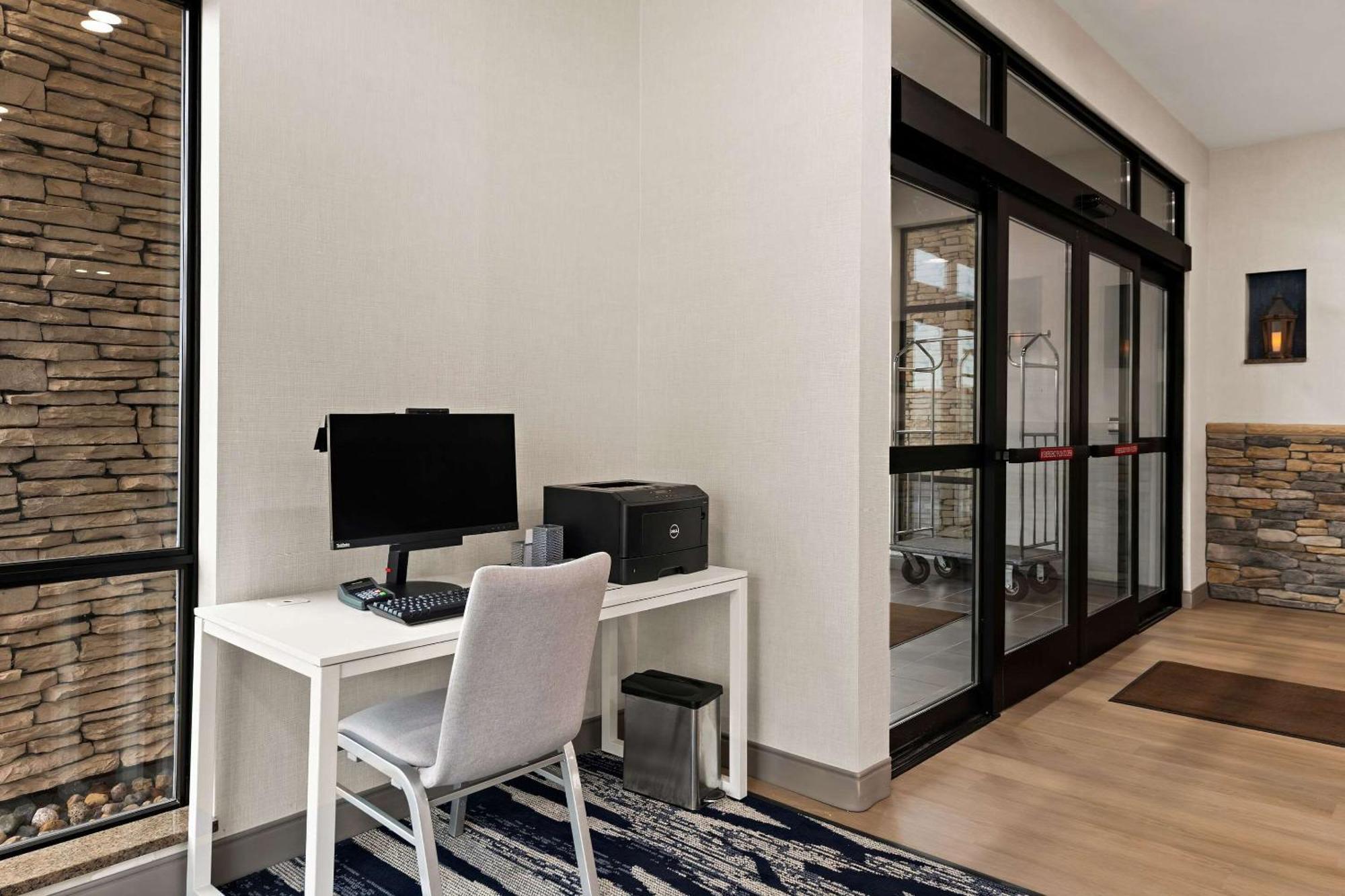 Comfort Suites Hudson I-94 Zewnętrze zdjęcie
