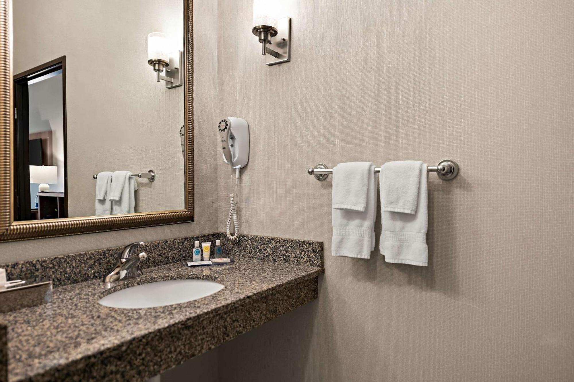 Comfort Suites Hudson I-94 Zewnętrze zdjęcie